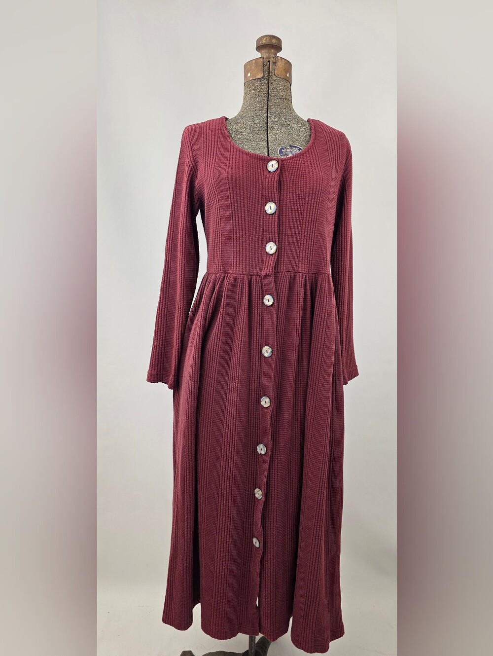 Moda Int'l Vintage 90s Women's Burgundy Waffle Knit Button Down Long Sleeve Midi